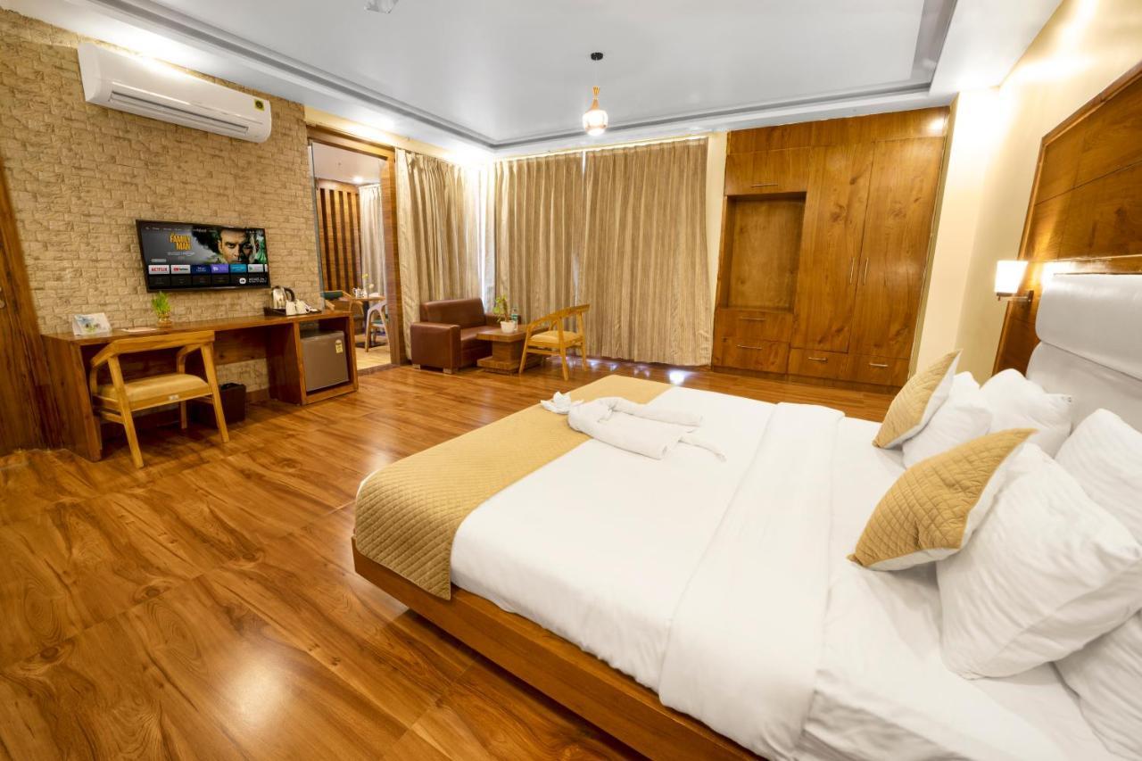 Hotel Divine Lakshmi Ganga Rishikesh Exterior photo