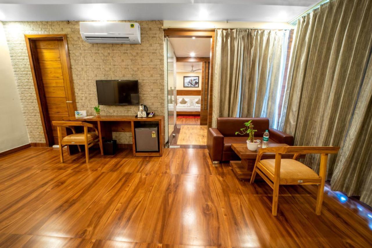 Hotel Divine Lakshmi Ganga Rishikesh Exterior photo