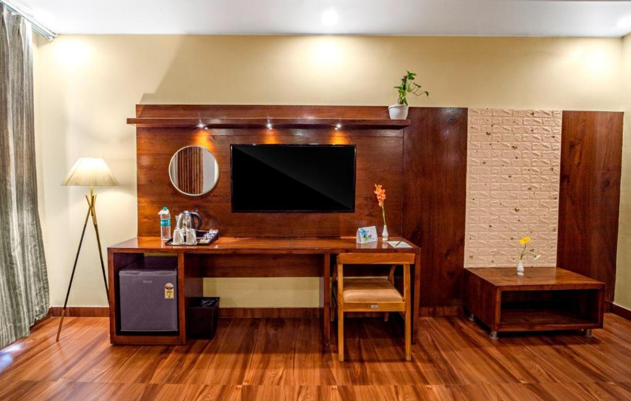 Hotel Divine Lakshmi Ganga Rishikesh Exterior photo